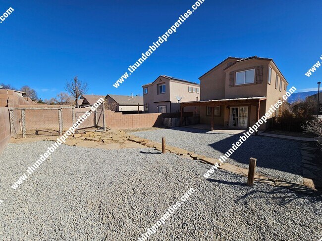 Building Photo - 4 Bedroom - 2.5 Bathroom - 2 car garage