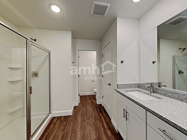 Building Photo - 1309 N Rickshaw Ln