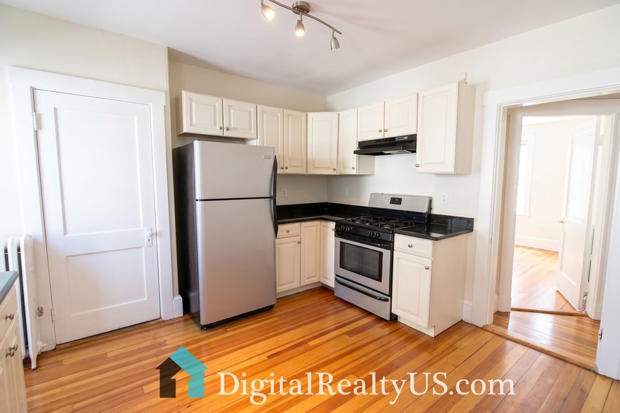 Kitchen - 187 Trapelo Rd
