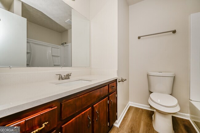 Building Photo - 2140 Teri Ln SE