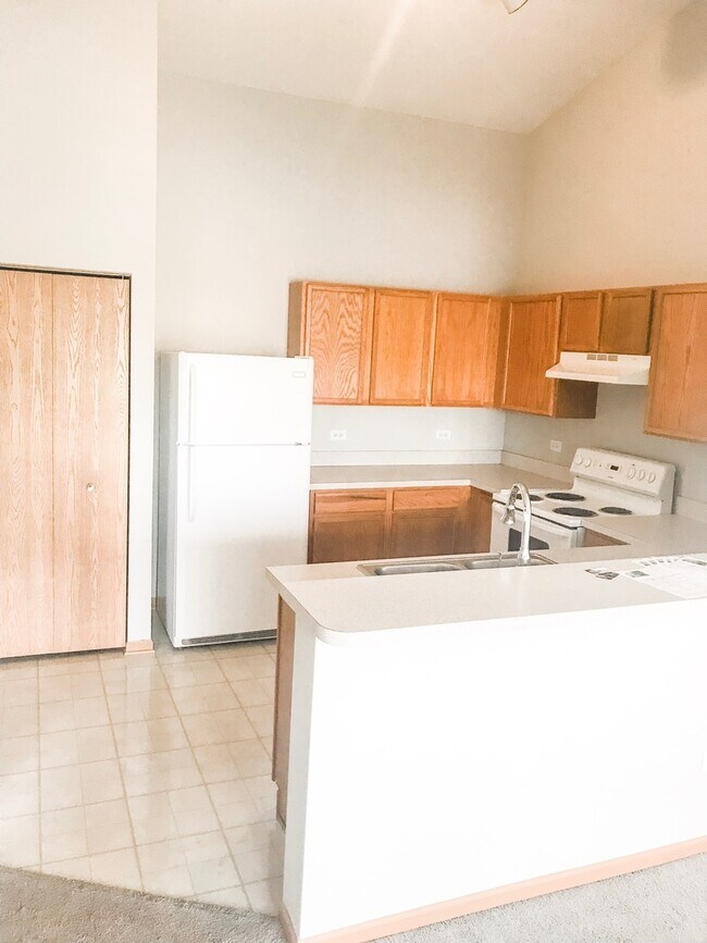 Building Photo - 1131 Silverstone Dr