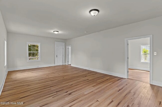 Building Photo - House