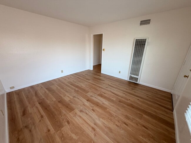 Building Photo - BRIGHT & SPACIOUS 2 BEDROOM/1 BATH AVAILABLE TO RENT IN LIVERMORE CA WITH $500 OFFFIRST MONTH'S R...