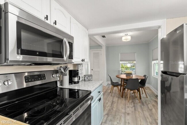 Building Photo - 3 br, 2 bath House - 3024 W Haya Street
