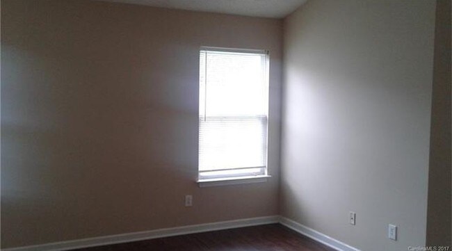 Building Photo - 1138 Stonehenge Ln