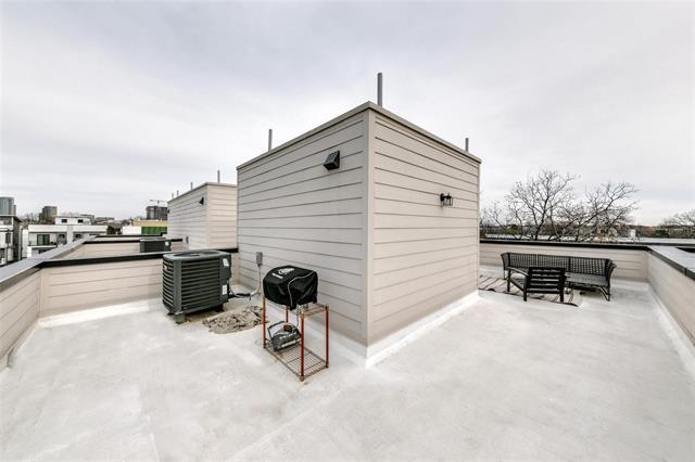 Building Photo - 4205 Roseland Ave