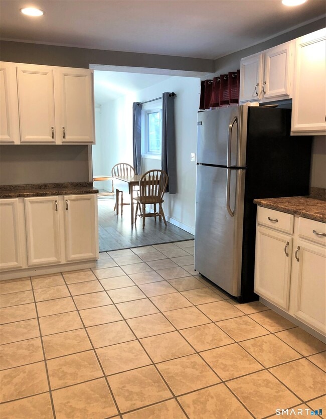 Building Photo - 63 Cottage Rd