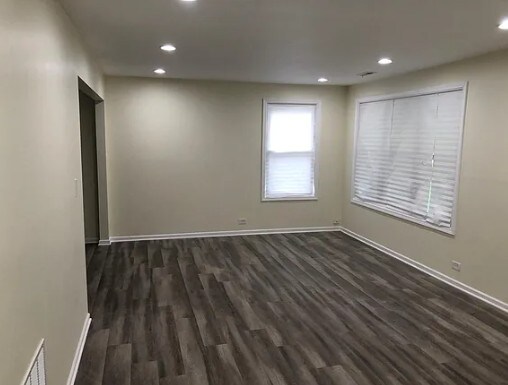 Building Photo - 17563 Western Ave