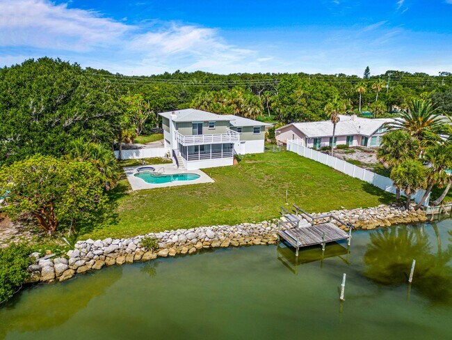 Building Photo - 7810 S Tropical Trail