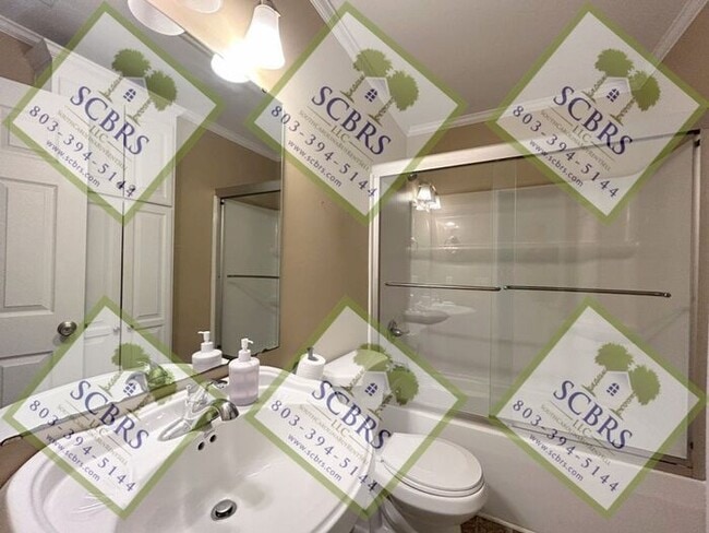 Building Photo - 2BR Rosewood Home – Modern Comfort in a Cl...