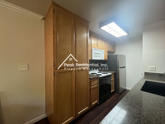 Building Photo - 2bd/1ba Condo with 1 Car Garage- Minutes From ARC!