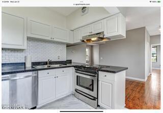 Building Photo - 2545 Oak St