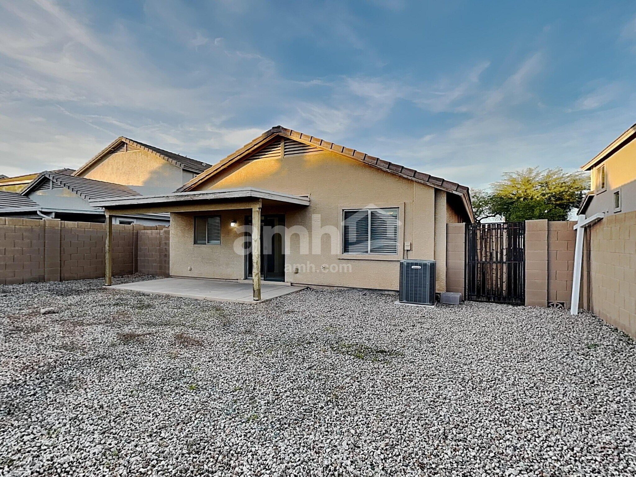 Building Photo - 1651 W Quick Draw Way