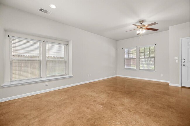 Building Photo - 4607 Graceful Ln