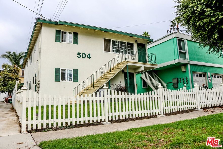 Building Photo - 504 N Elena Ave