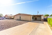 Building Photo - 2063 E Bramble Ave