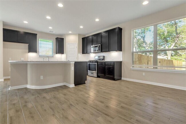 Building Photo - 704 Olive Creek Dr