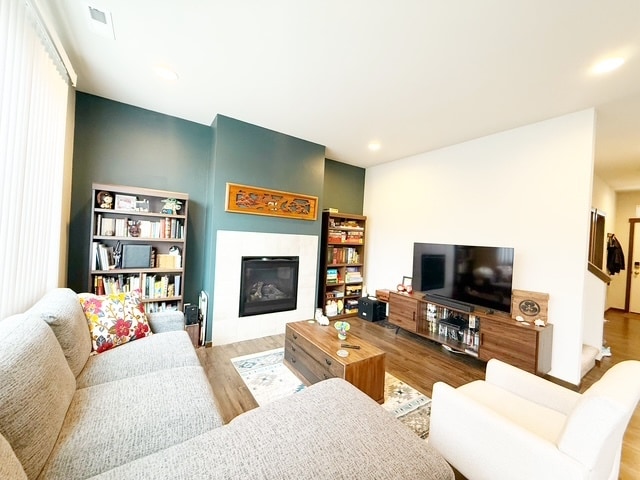 Building Photo - 2063 SE Hopi Way