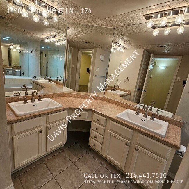 Building Photo - 16301 Ledgemont Ln