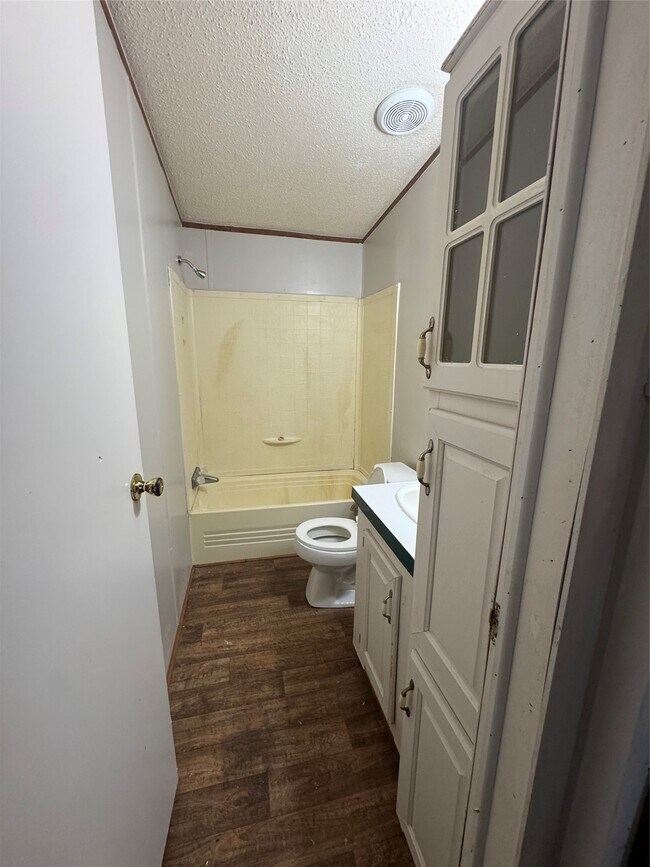 Building Photo - 15240 Paradise Cove Dr