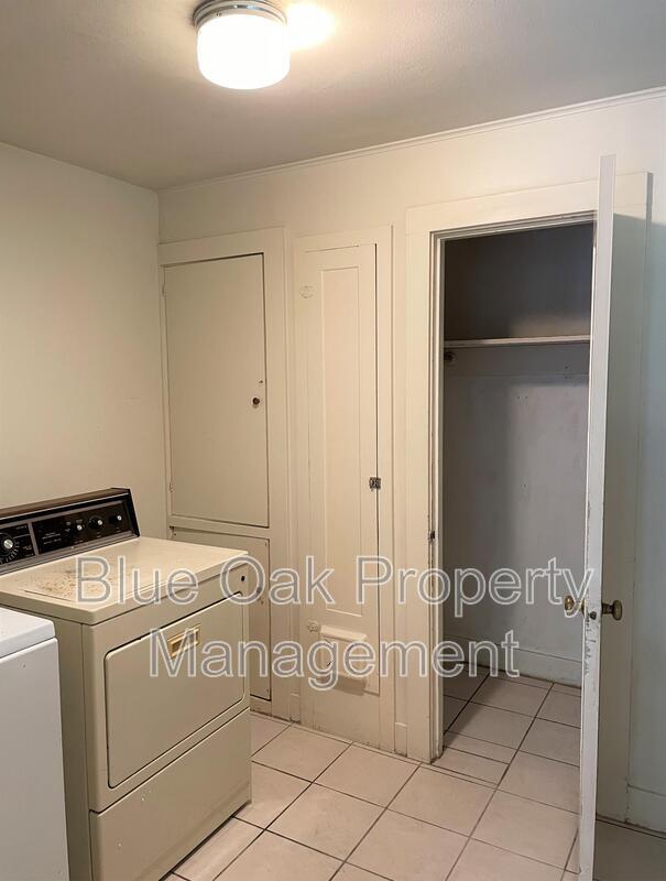 Building Photo - 337 W 1st Ave