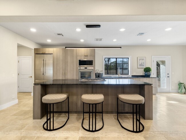 Building Photo - 5 Kings Heath