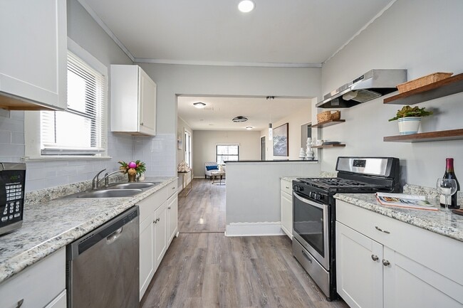 Building Photo - 1507 Laird St