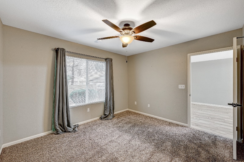 Building Photo - 8070 W Russell Rd