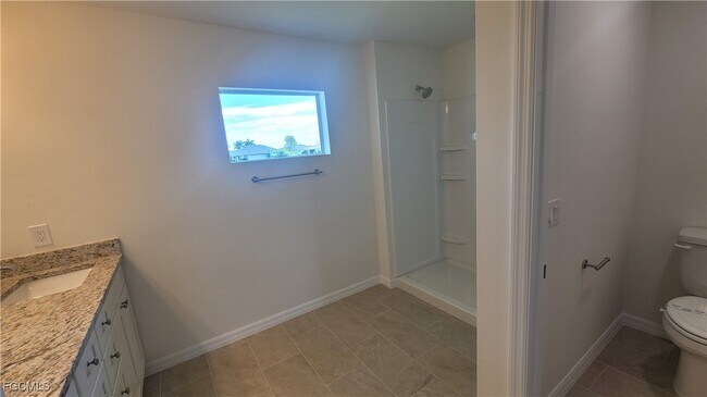 Building Photo - 4016 NE 12th Ct