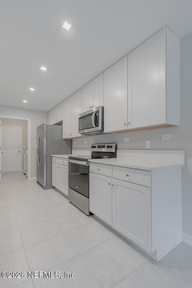Building Photo - 4948 Big Pine Dr