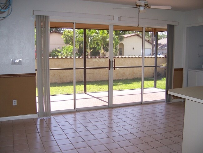 Building Photo - 26977 Spanish Gardens Dr