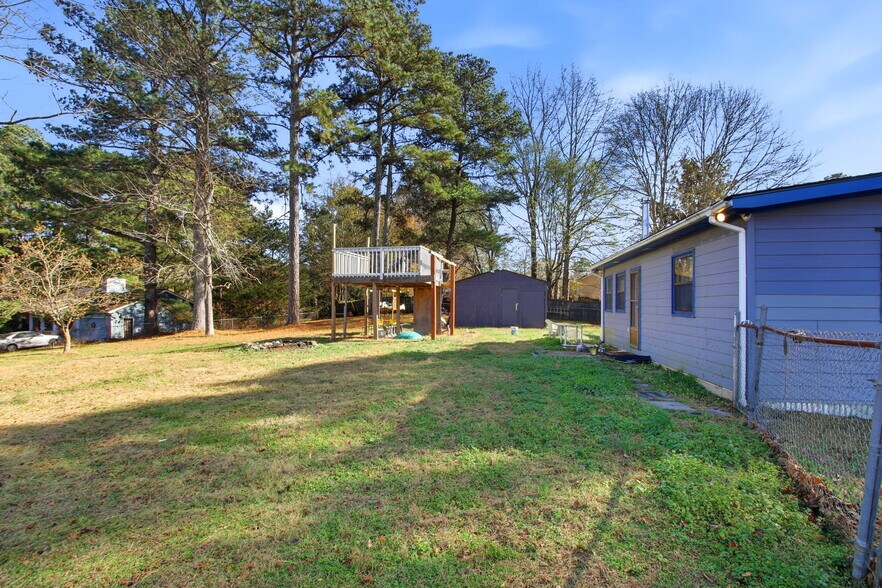 Building Photo - 213 Carter Rd