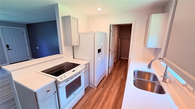 Building Photo - 5130 Lescot Ln