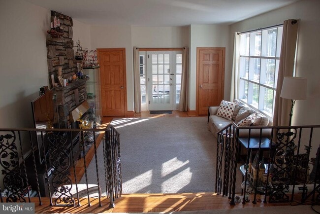 Building Photo - 901 Academy Ln