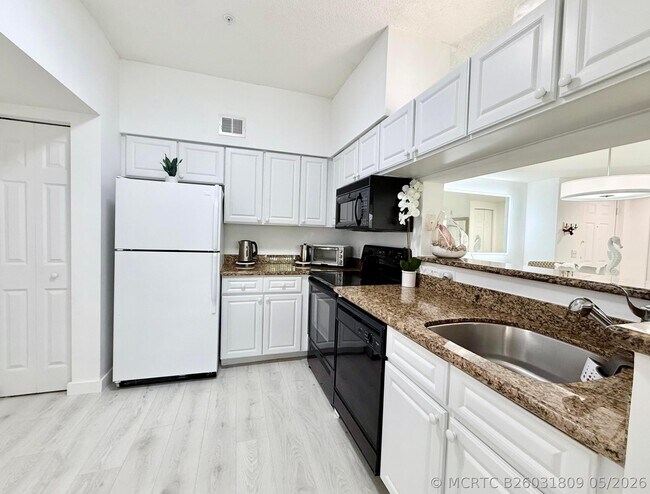 Building Photo - 4404 Tuscany Way