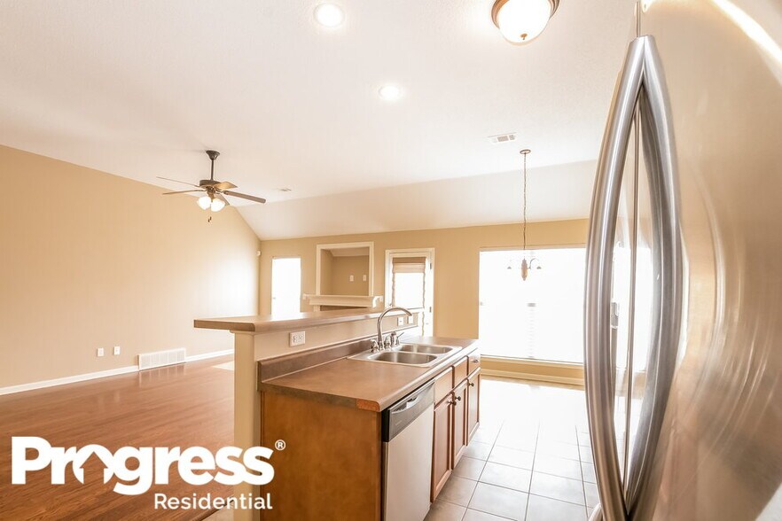 Building Photo - 12379 Bevan Dr