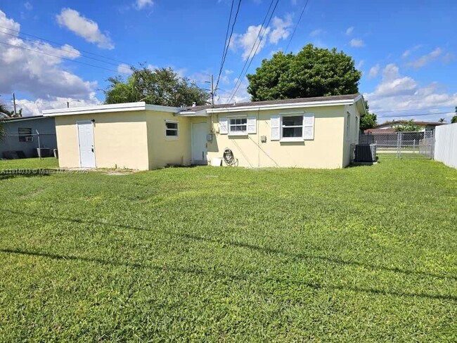 Building Photo - 10530 SW 149th St