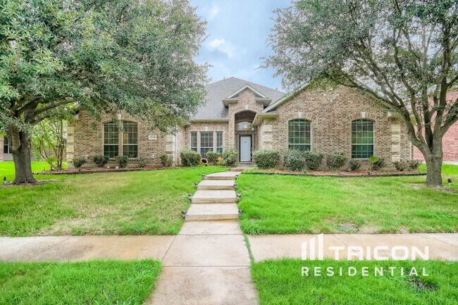 Building Photo - 2710 Hawthorne Dr