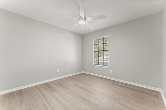 Building Photo - 105 Eagle Rock Cir