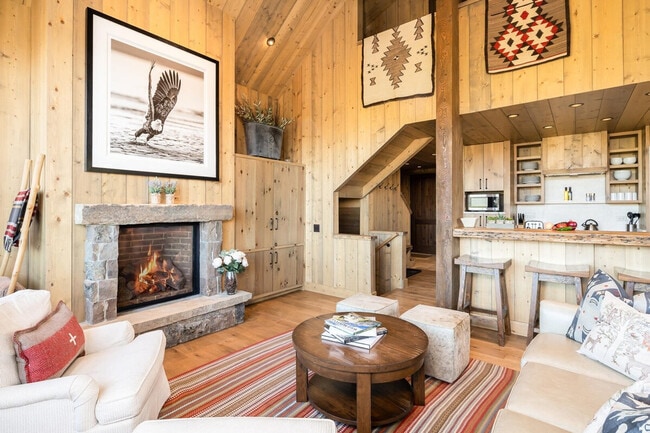 Building Photo - 5 Bandit Way