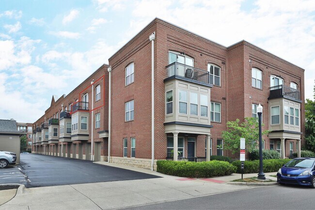 Building Photo - 511 W 1st Ave