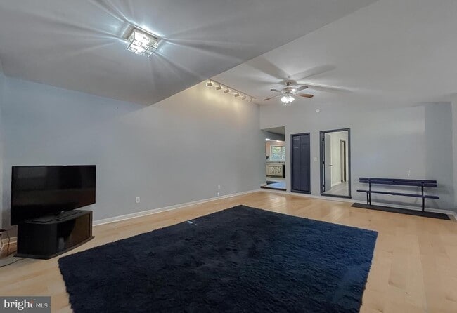 Building Photo - 9642 Charles St