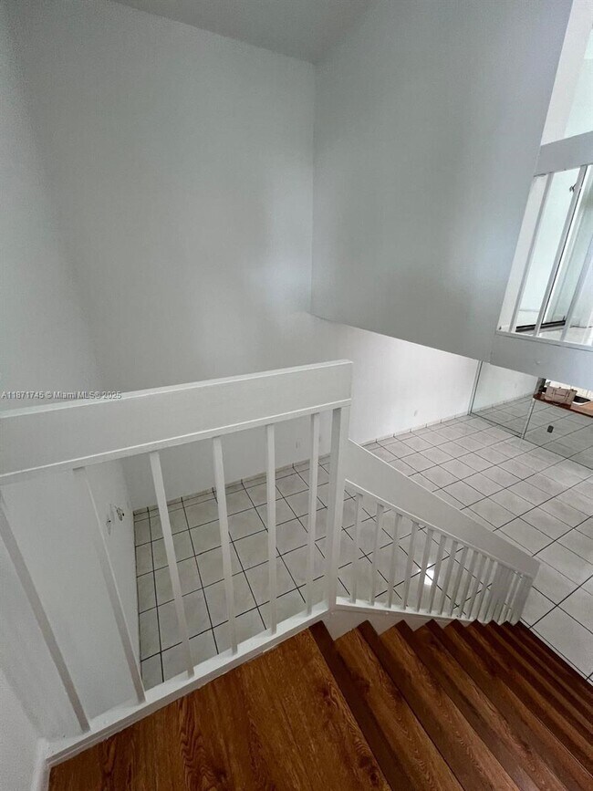 Building Photo - 526 NW 99th Ct