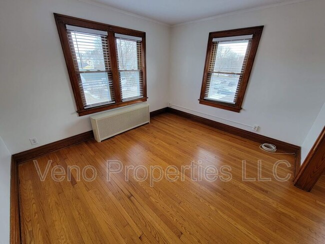 Building Photo - 800 Chestnut St