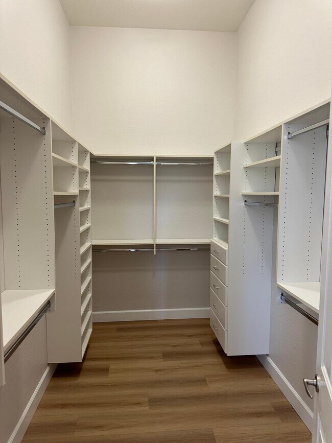 Building Photo - 42107 N Mountain Cove Dr