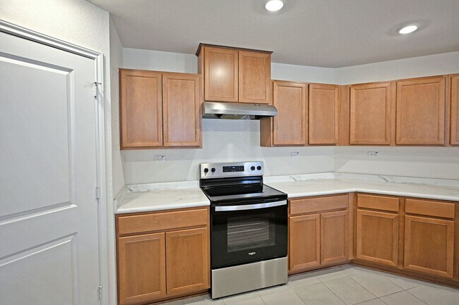 Building Photo - 512 Dakota Crk