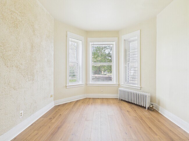 Building Photo - 5328 S Calumet Ave