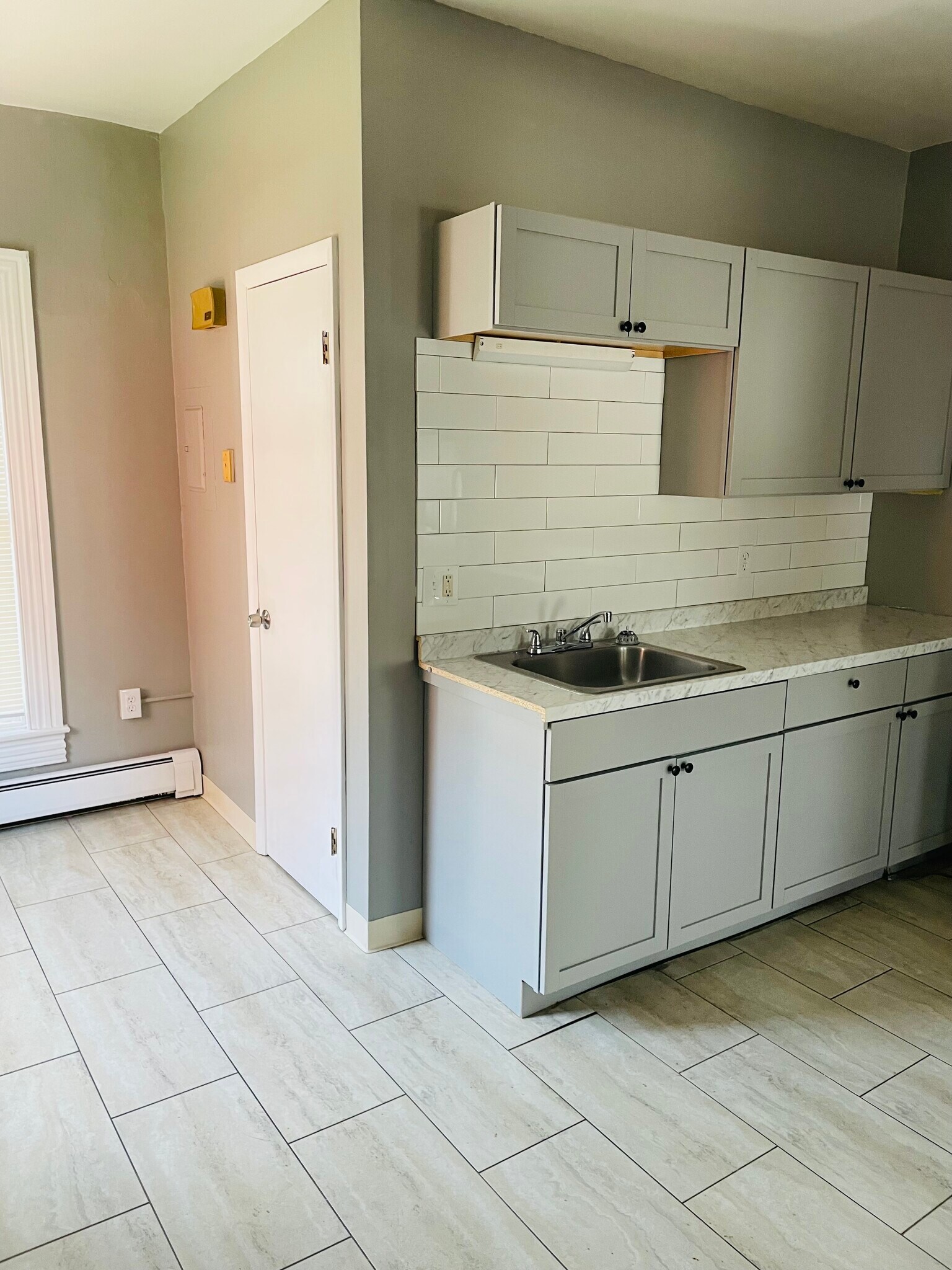 Building Photo - 1006 E Market St