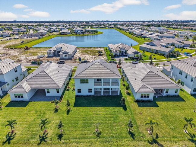 Building Photo - 15120 Wildwood Cir