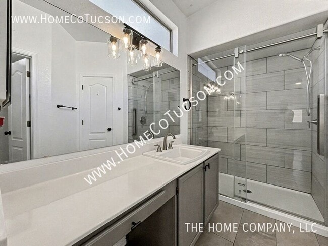 Building Photo - 2660 W Camino del Sitio